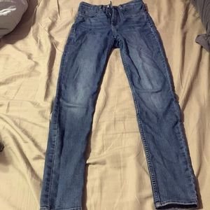Size 2 skinny jeans. Brand Divided.